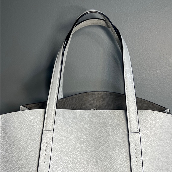 Coach Charlie Carryall - Picture 11 of 17